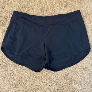 Lululemon Speed Up Mid-Rise Lined Short 4”